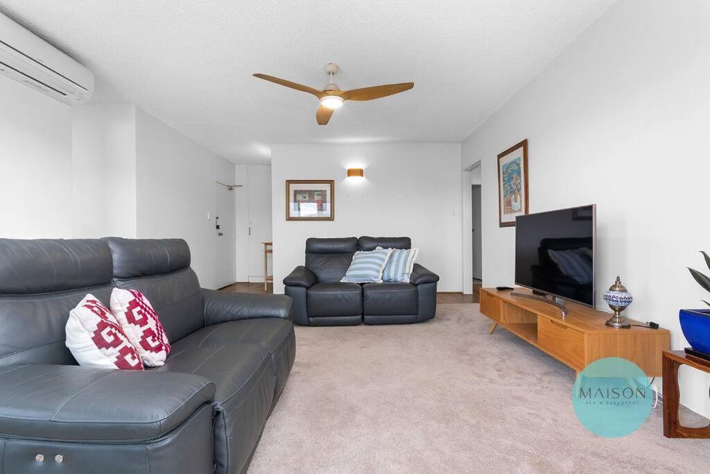 Cooks Hill * Wickham